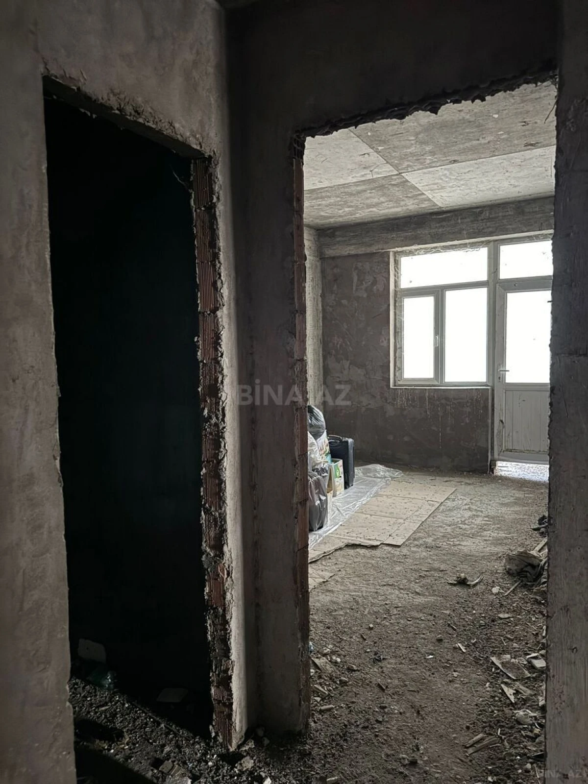 Satılır 3 otaqlı mənzil 122 m²