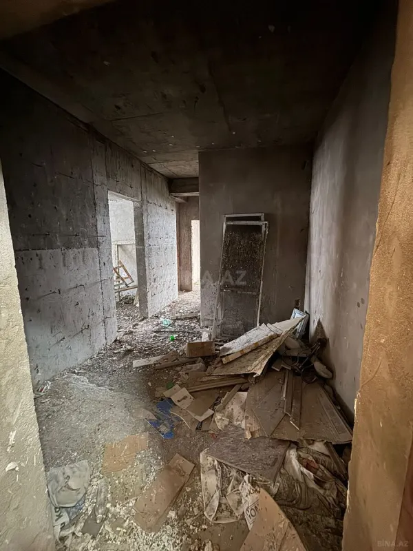 Satılır 3 otaqlı mənzil 122 m²