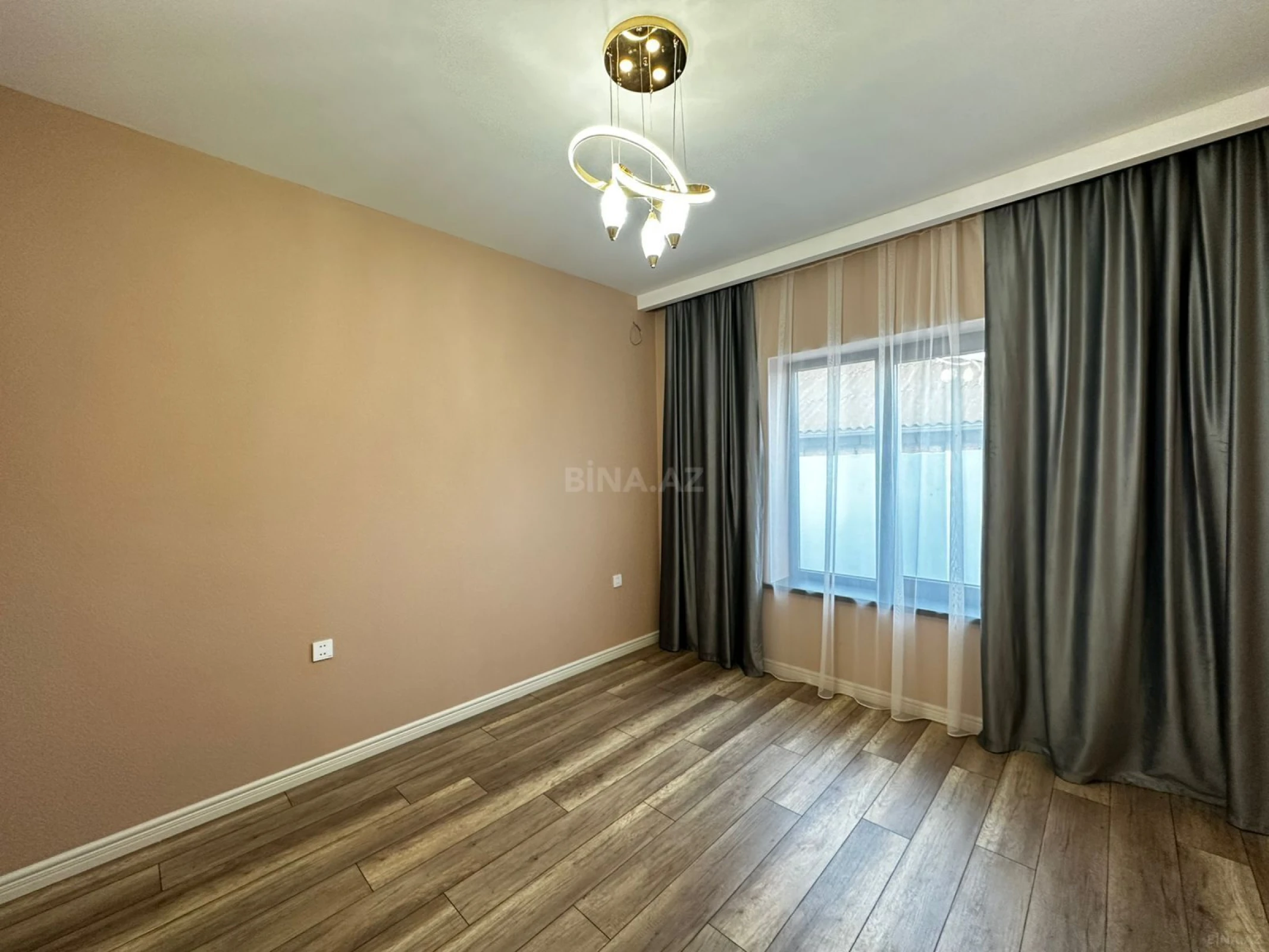Satılır 4 otaqlı həyət evi 160 m²