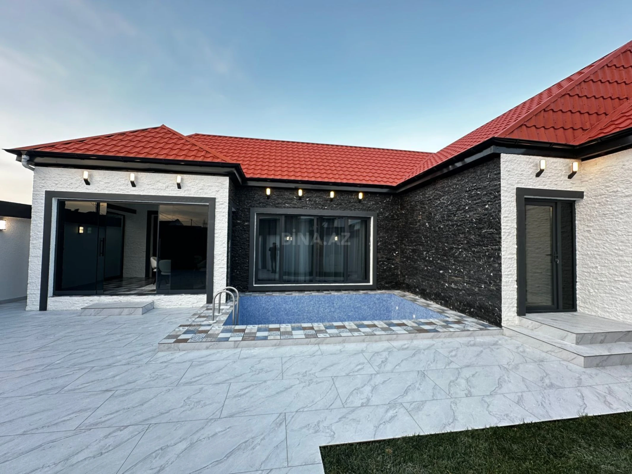 Satılır 4 otaqlı həyət evi 160 m²