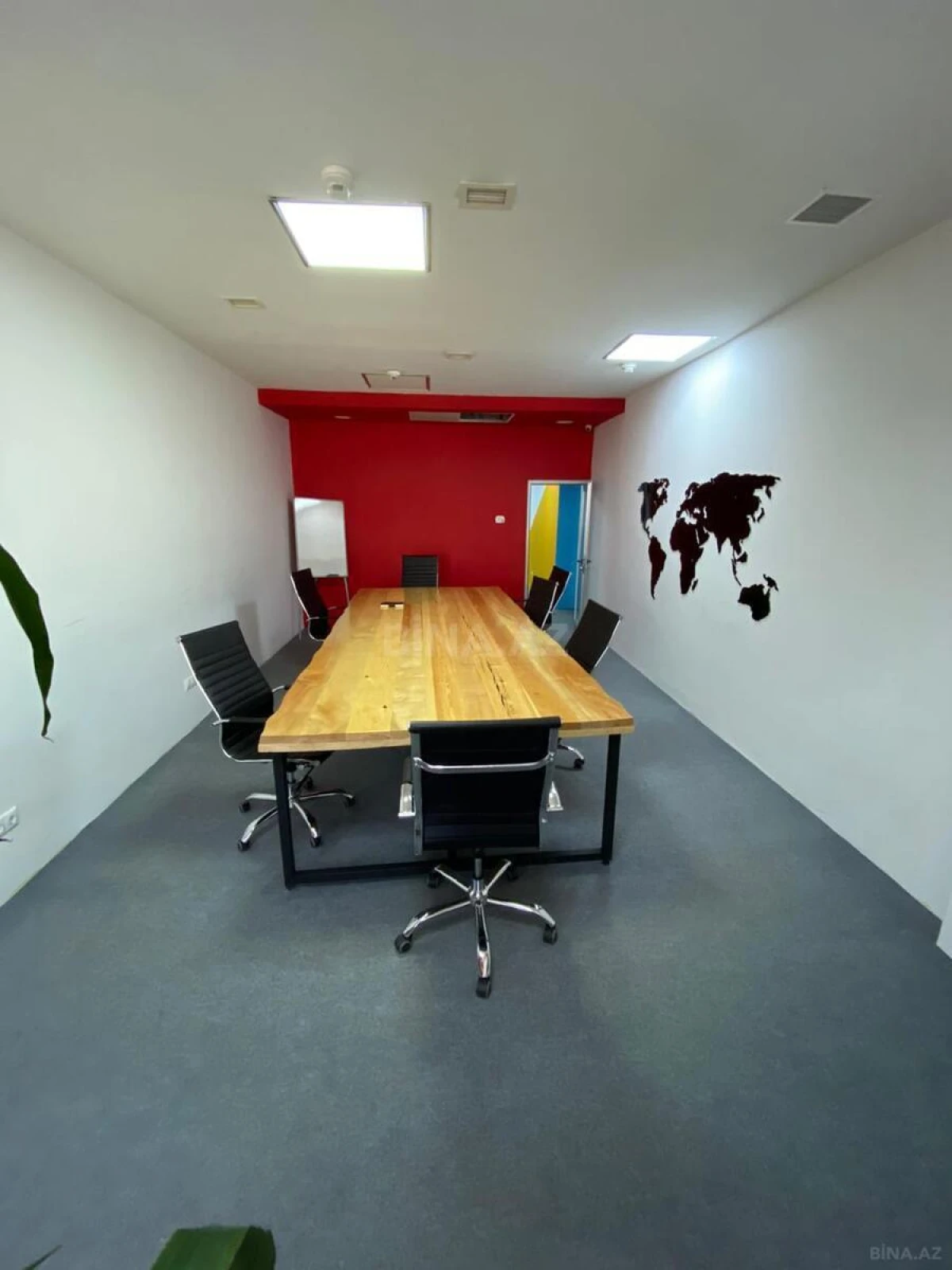 Satılır 8 otaqlı ofis 249 m²