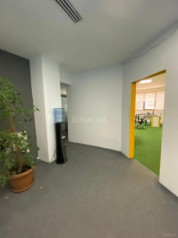 Satılır 8 otaqlı ofis 249 m²