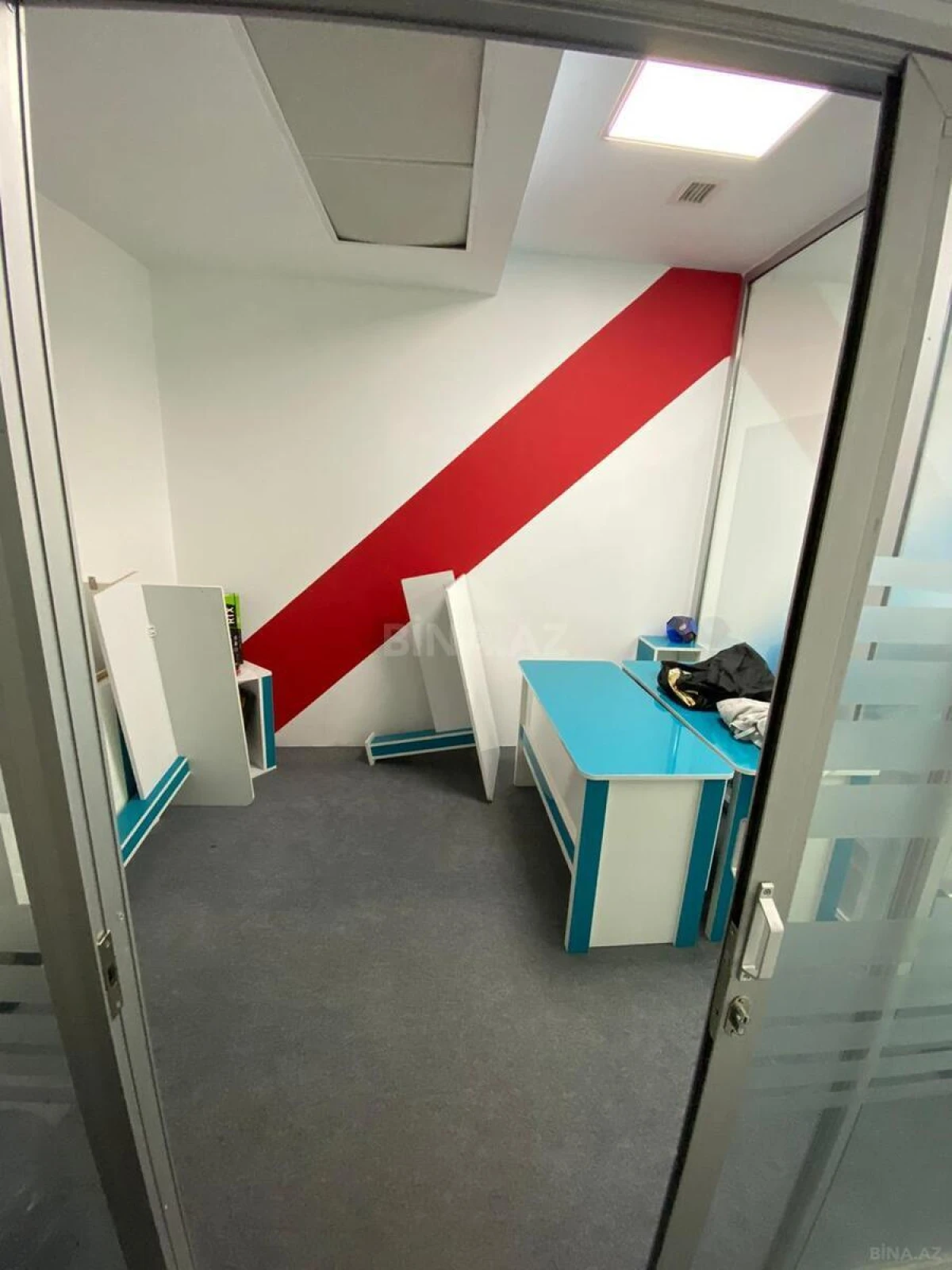 Satılır 8 otaqlı ofis 249 m²