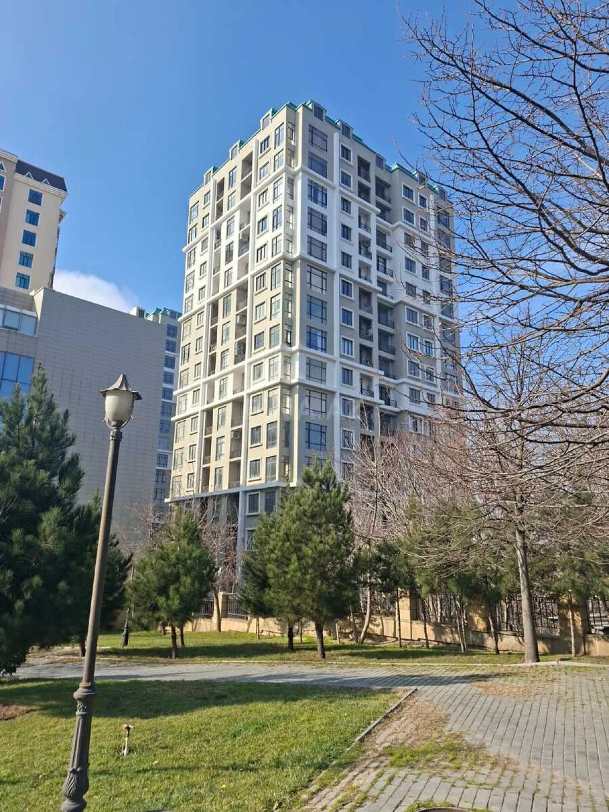 Satılır 3 otaqlı mənzil 96 m²