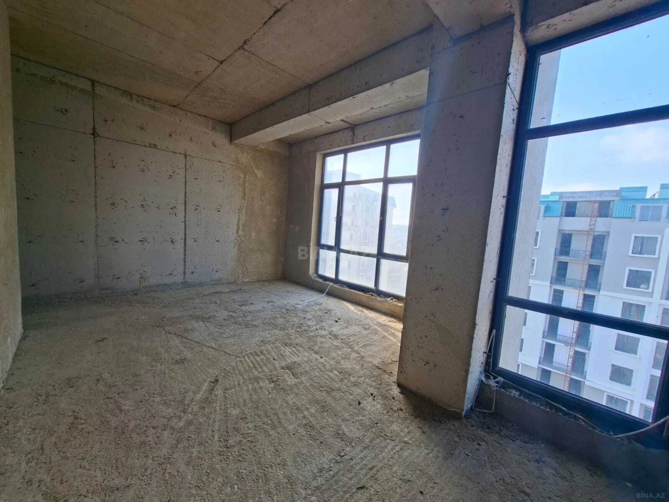 Satılır 3 otaqlı mənzil 96 m²