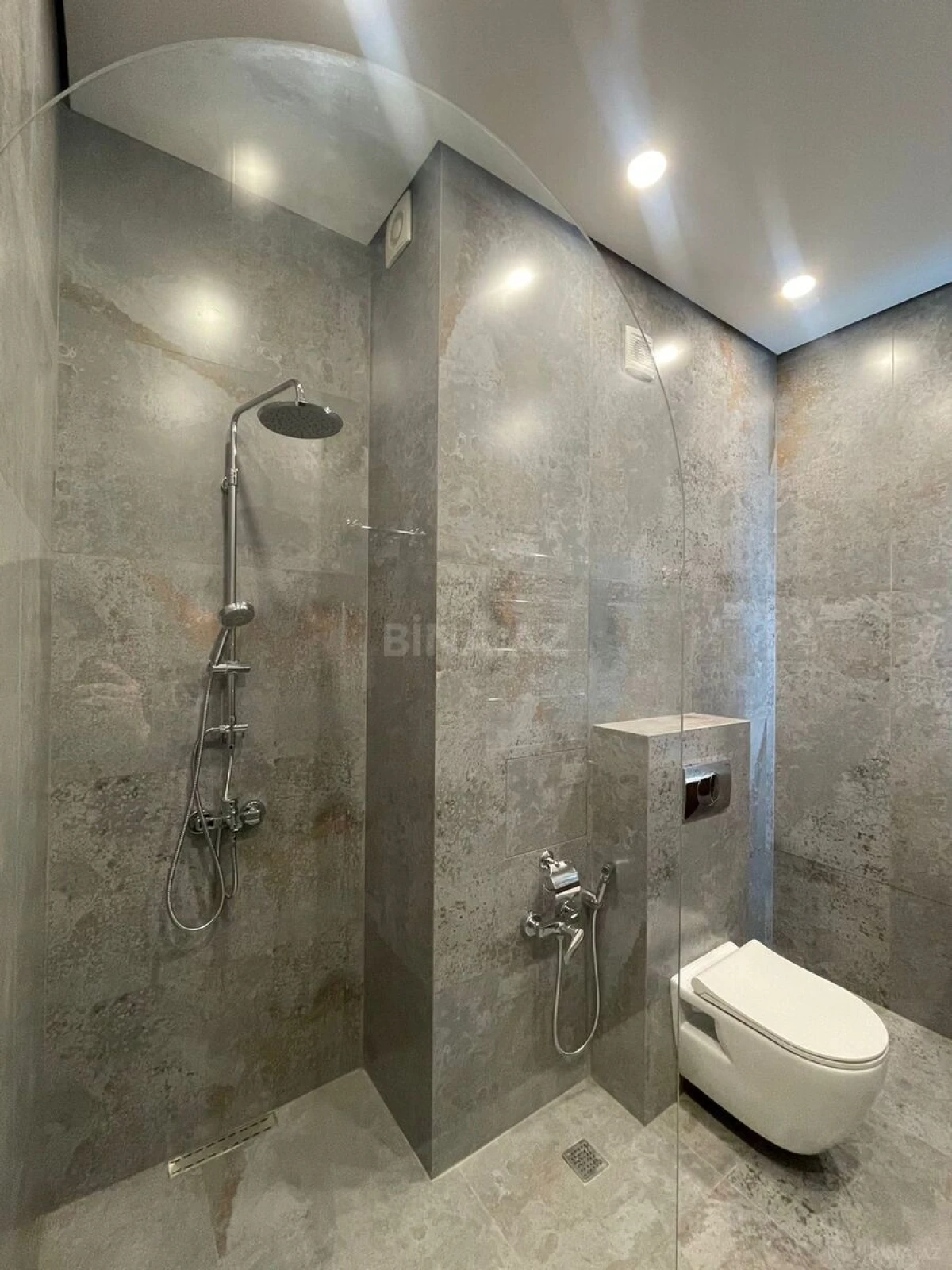 Satılır 3 otaqlı mənzil 77 m²