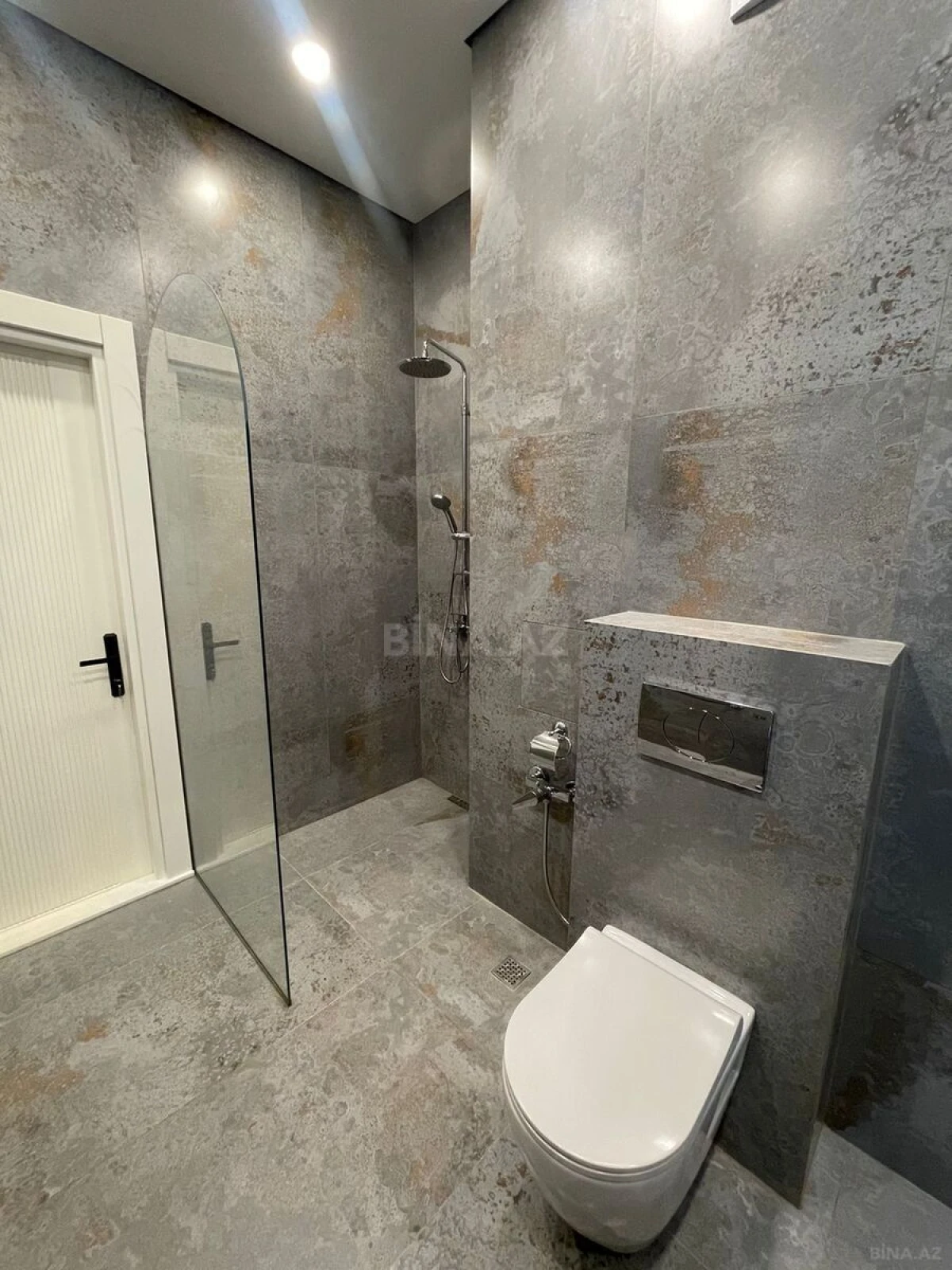 Satılır 3 otaqlı mənzil 77 m²