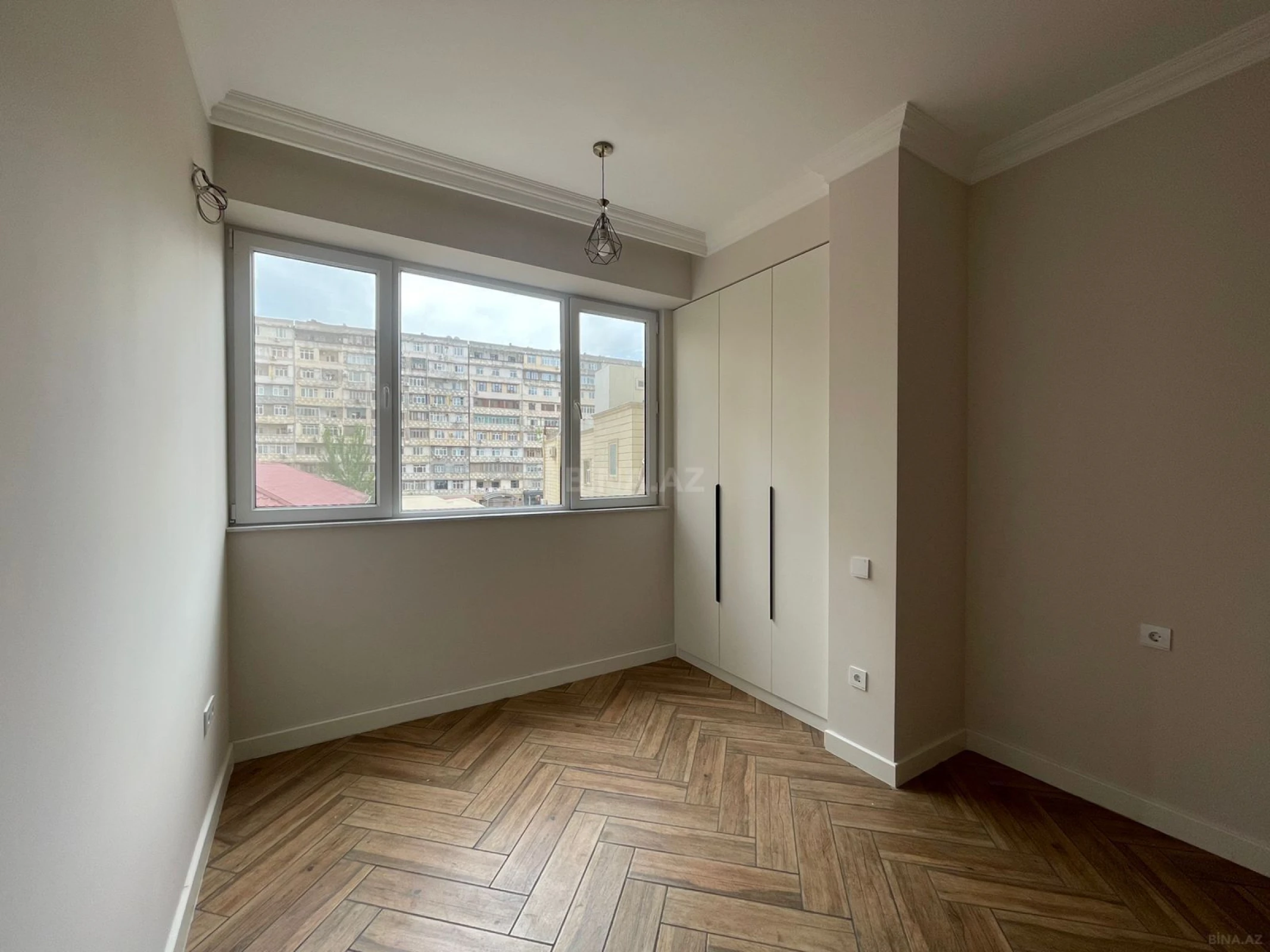 Satılır 3 otaqlı mənzil 77 m²