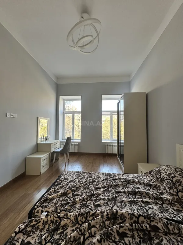 Kirayə verilir 2 otaqlı mənzil 80 m²