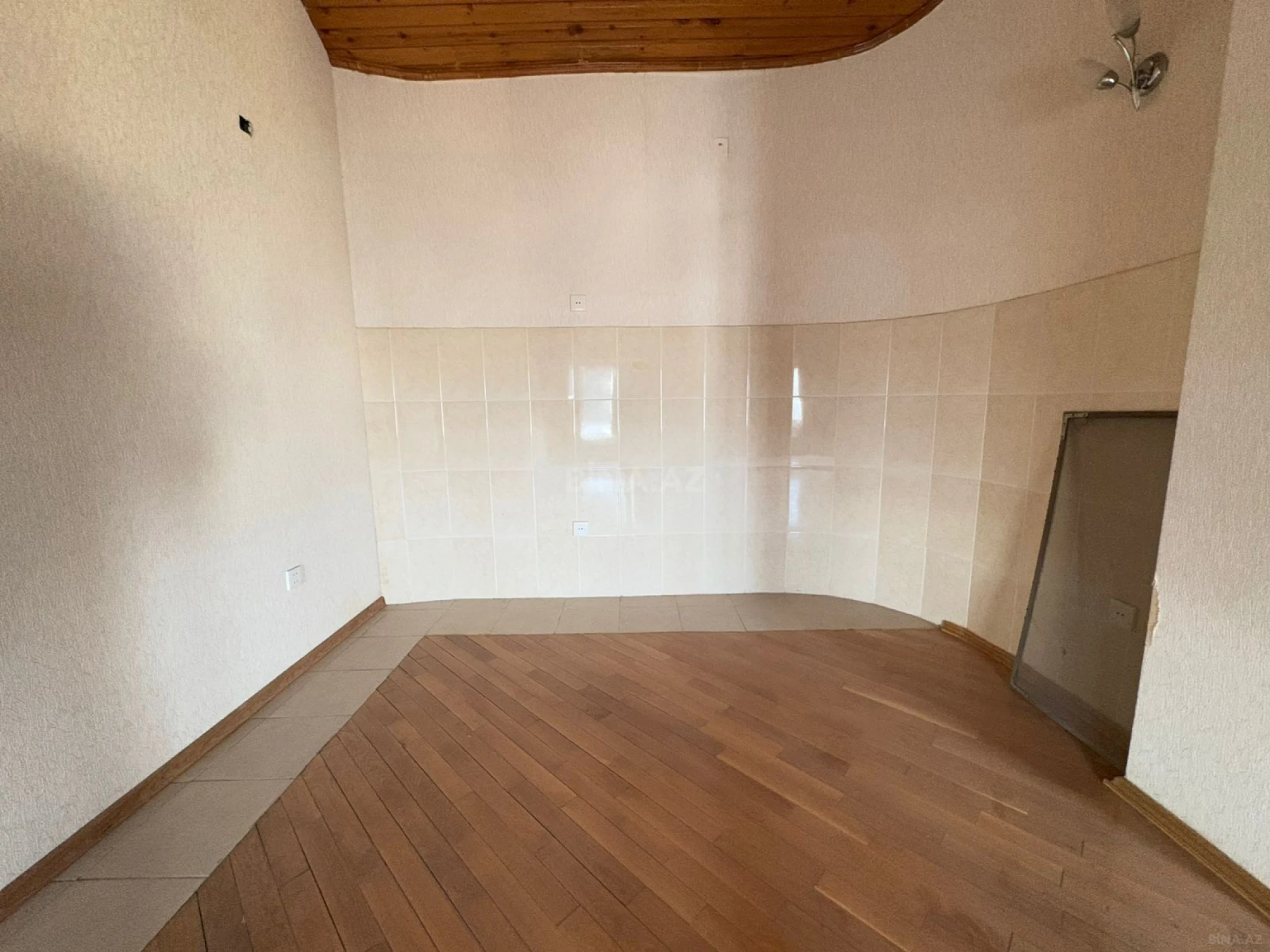 Satılır 3 otaqlı mənzil 150 m²