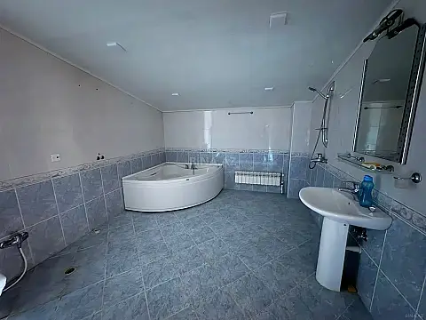 Satılır 3 otaqlı mənzil 150 m²