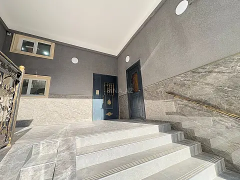 Satılır 3 otaqlı mənzil 150 m²