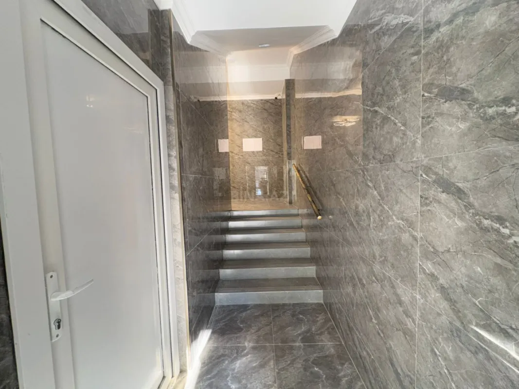 Satılır 3 otaqlı mənzil 150 m²