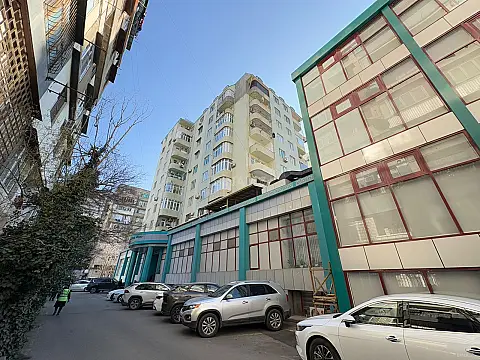 Satılır 3 otaqlı mənzil 150 m²