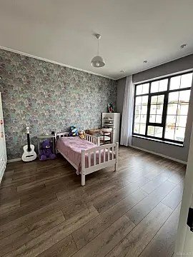 Satılır 7 otaqlı həyət evi 260 m²