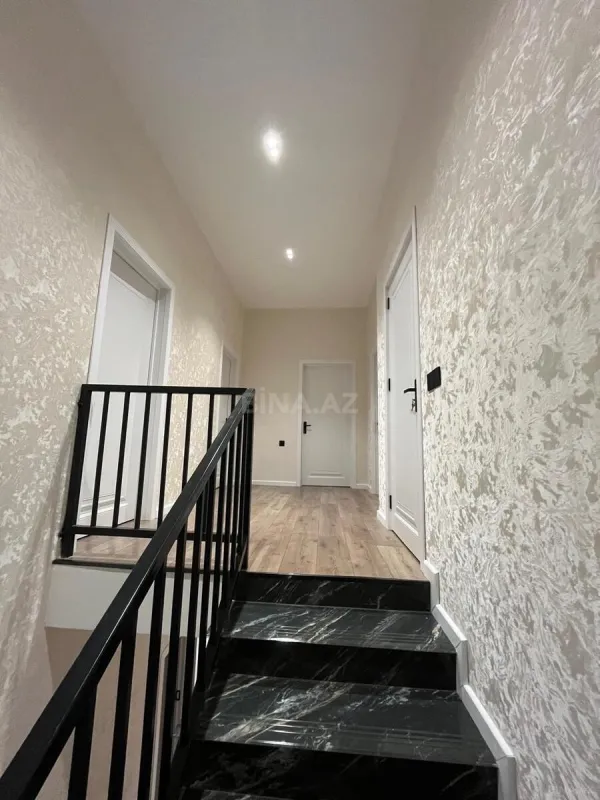 Satılır 7 otaqlı həyət evi 260 m²