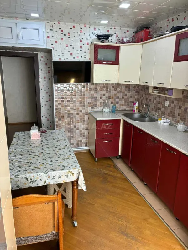 Satılır 3 otaqlı mənzil 67 m²