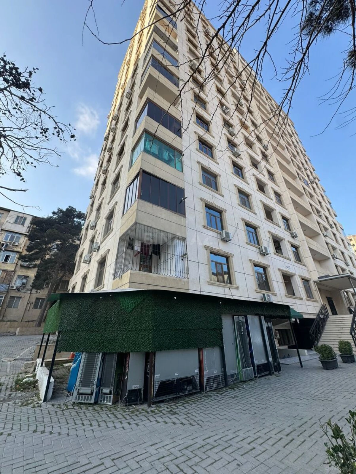 Satılır obyekt 72 m²