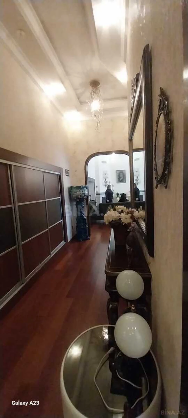 Satılır 5 otaqlı mənzil 150 m²