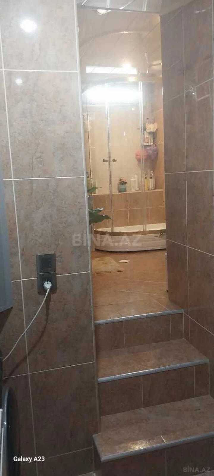 Satılır 5 otaqlı mənzil 150 m²