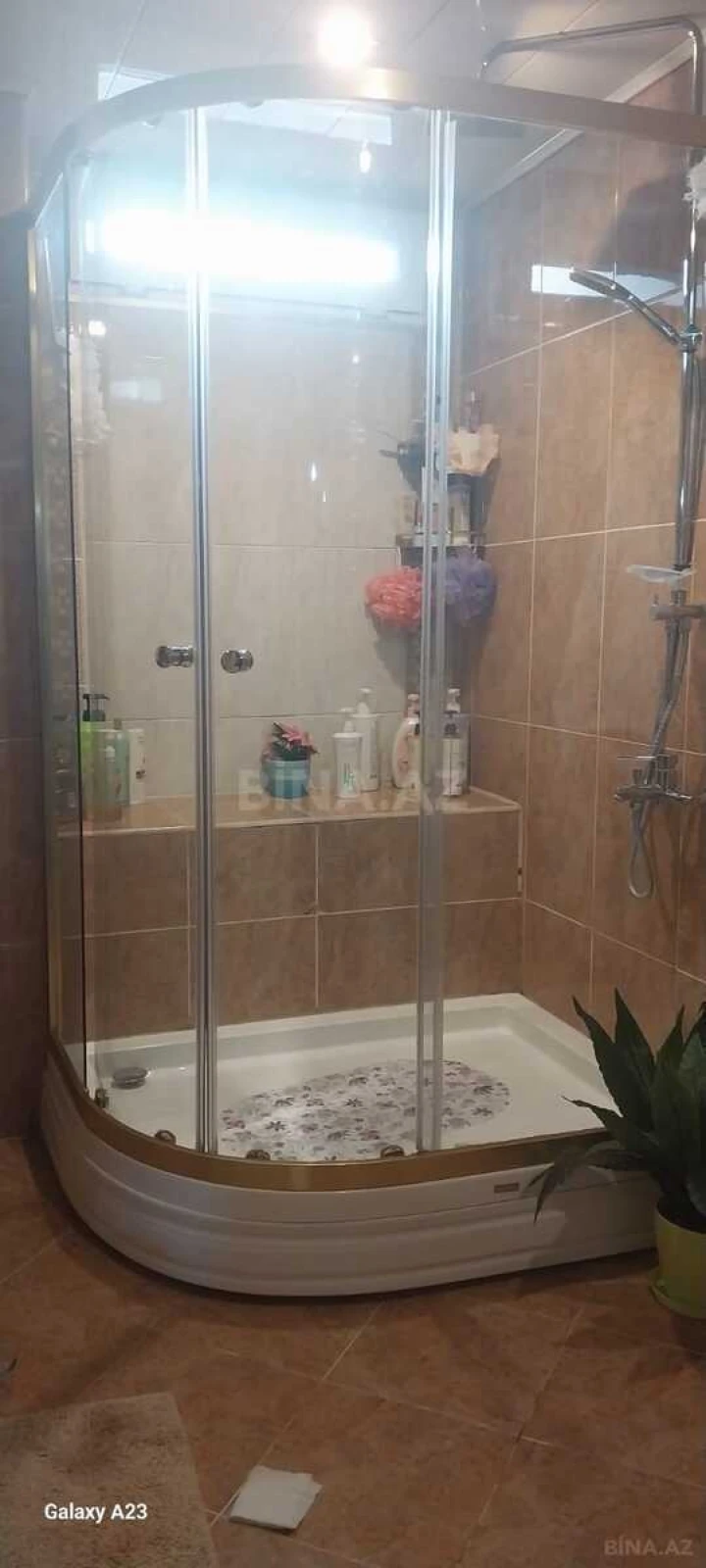 Satılır 5 otaqlı mənzil 150 m²