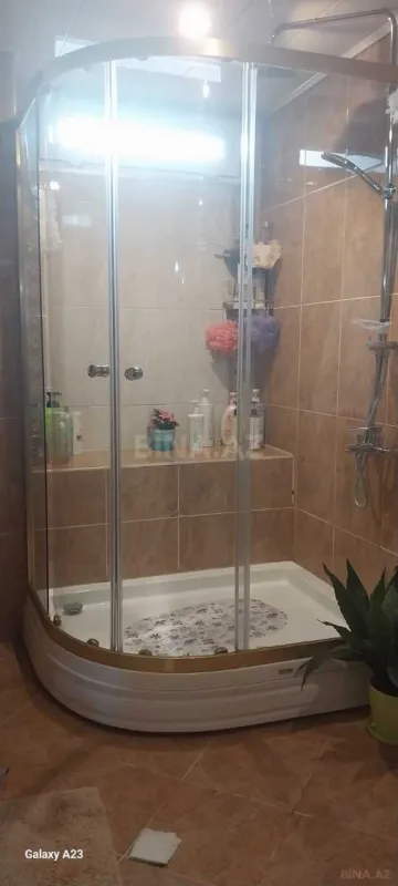 Satılır 5 otaqlı mənzil 150 m²