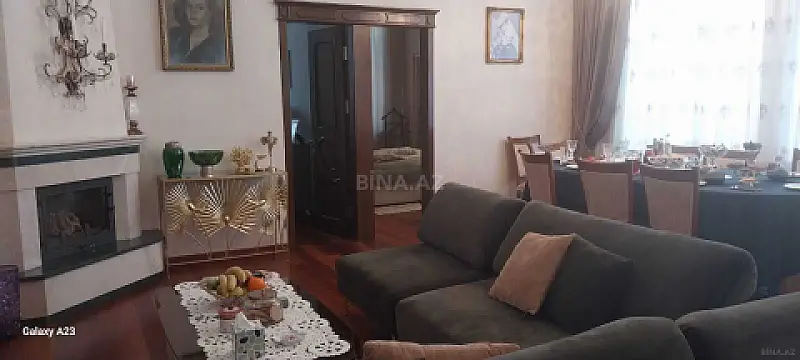 Satılır 5 otaqlı mənzil 150 m²