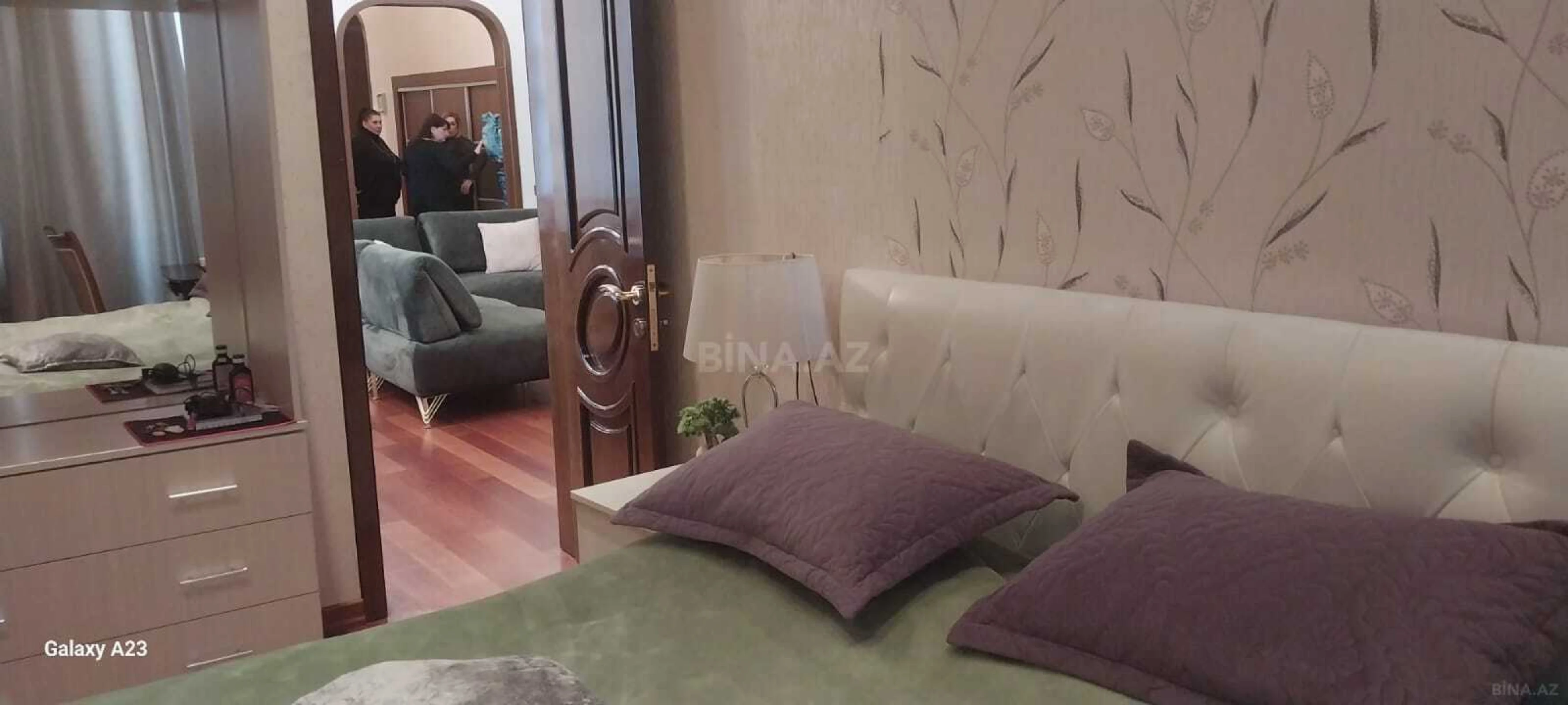 Satılır 5 otaqlı mənzil 150 m²