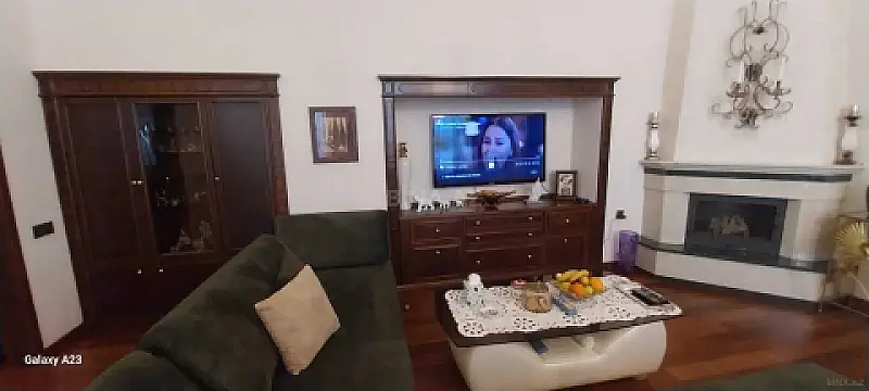 Satılır 5 otaqlı mənzil 150 m²