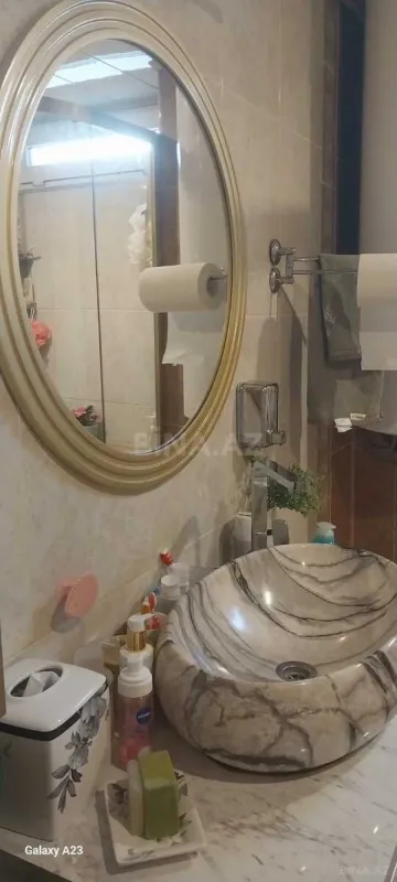 Satılır 5 otaqlı mənzil 150 m²