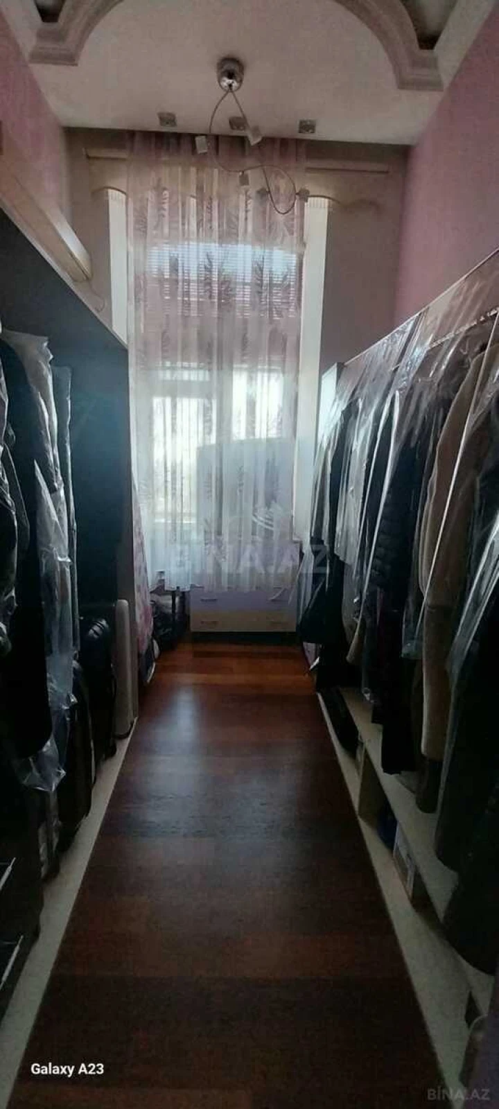 Satılır 5 otaqlı mənzil 150 m²