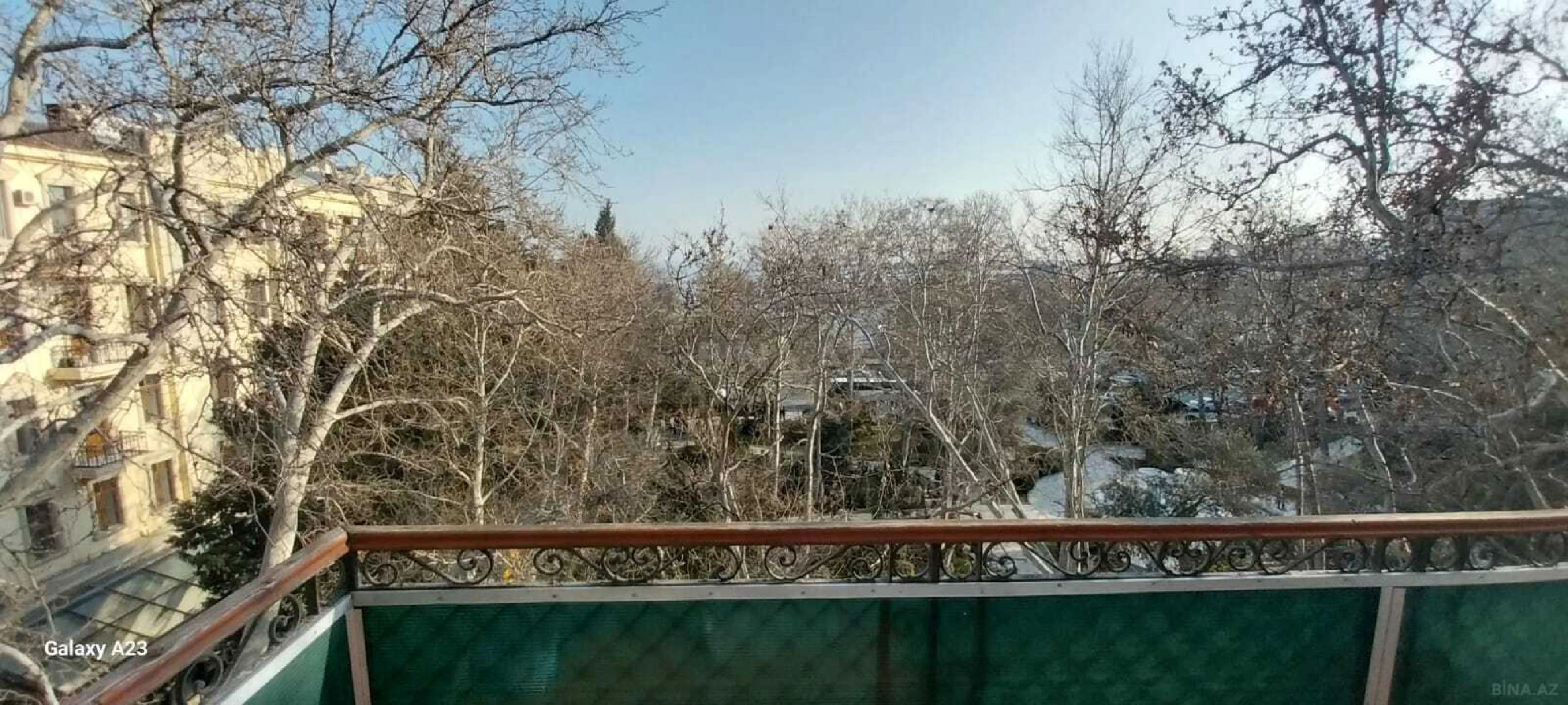 Satılır 5 otaqlı mənzil 150 m²