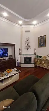 Satılır 5 otaqlı mənzil 150 m²