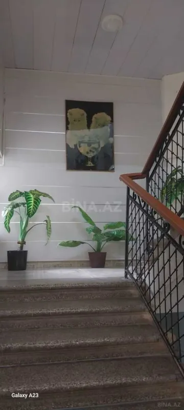 Satılır 5 otaqlı mənzil 150 m²
