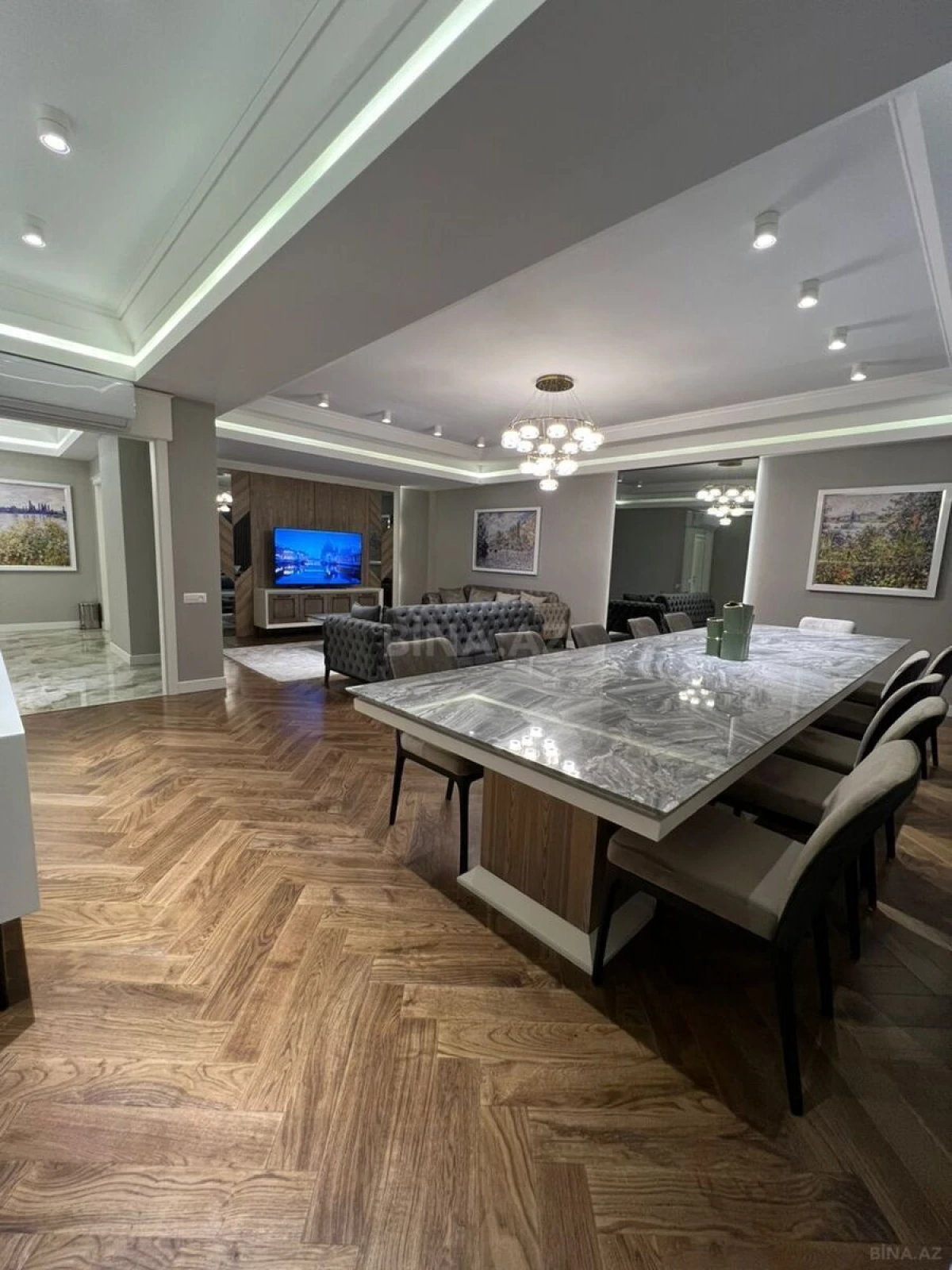 Kirayə verilir 4 otaqlı mənzil 240 m²