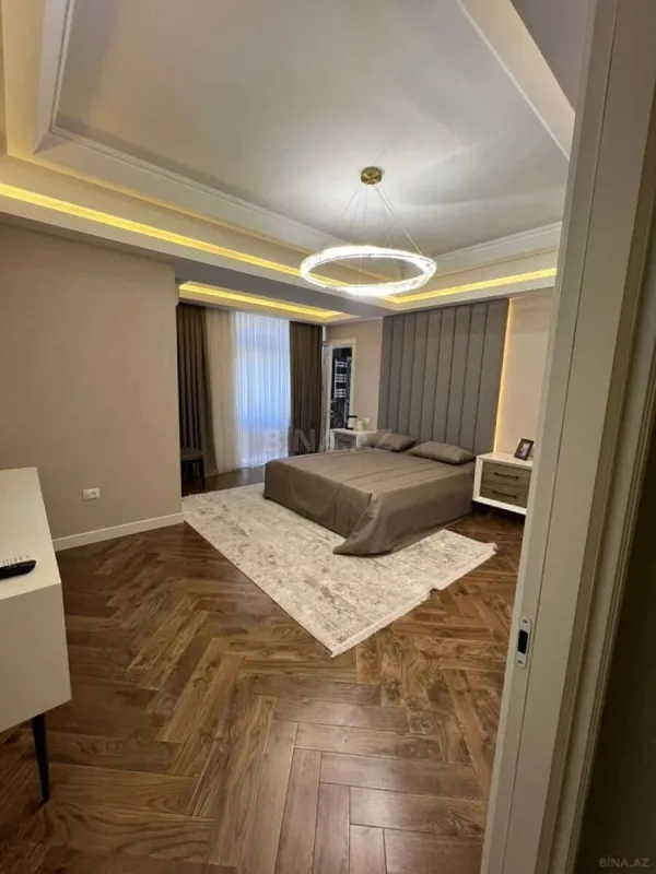 Kirayə verilir 4 otaqlı mənzil 240 m²