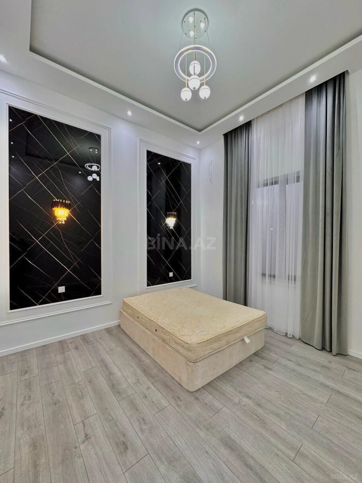 Satılır 5 otaqlı həyət evi 210 m²