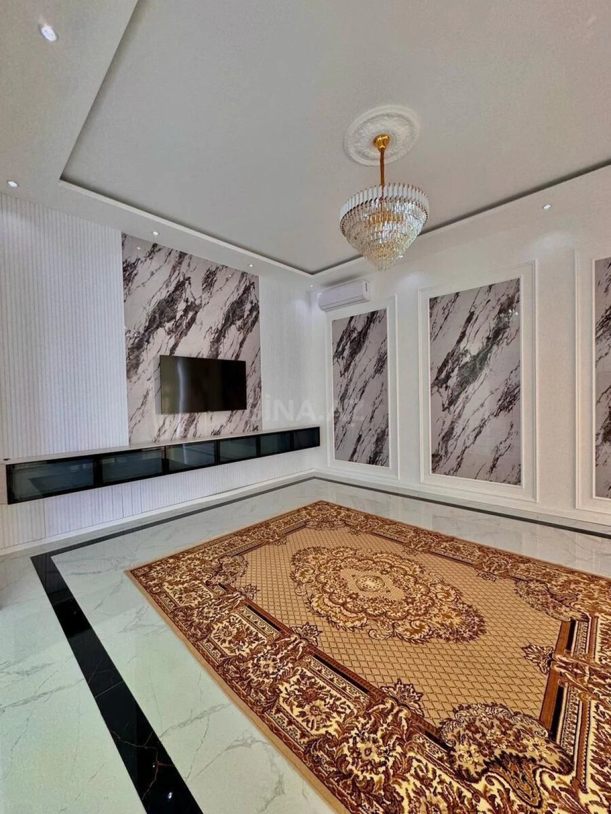 Satılır 5 otaqlı həyət evi 210 m²