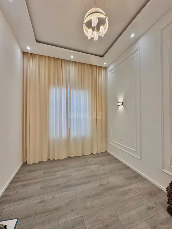 Satılır 5 otaqlı həyət evi 210 m²