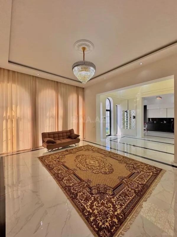 Satılır 5 otaqlı həyət evi 210 m²