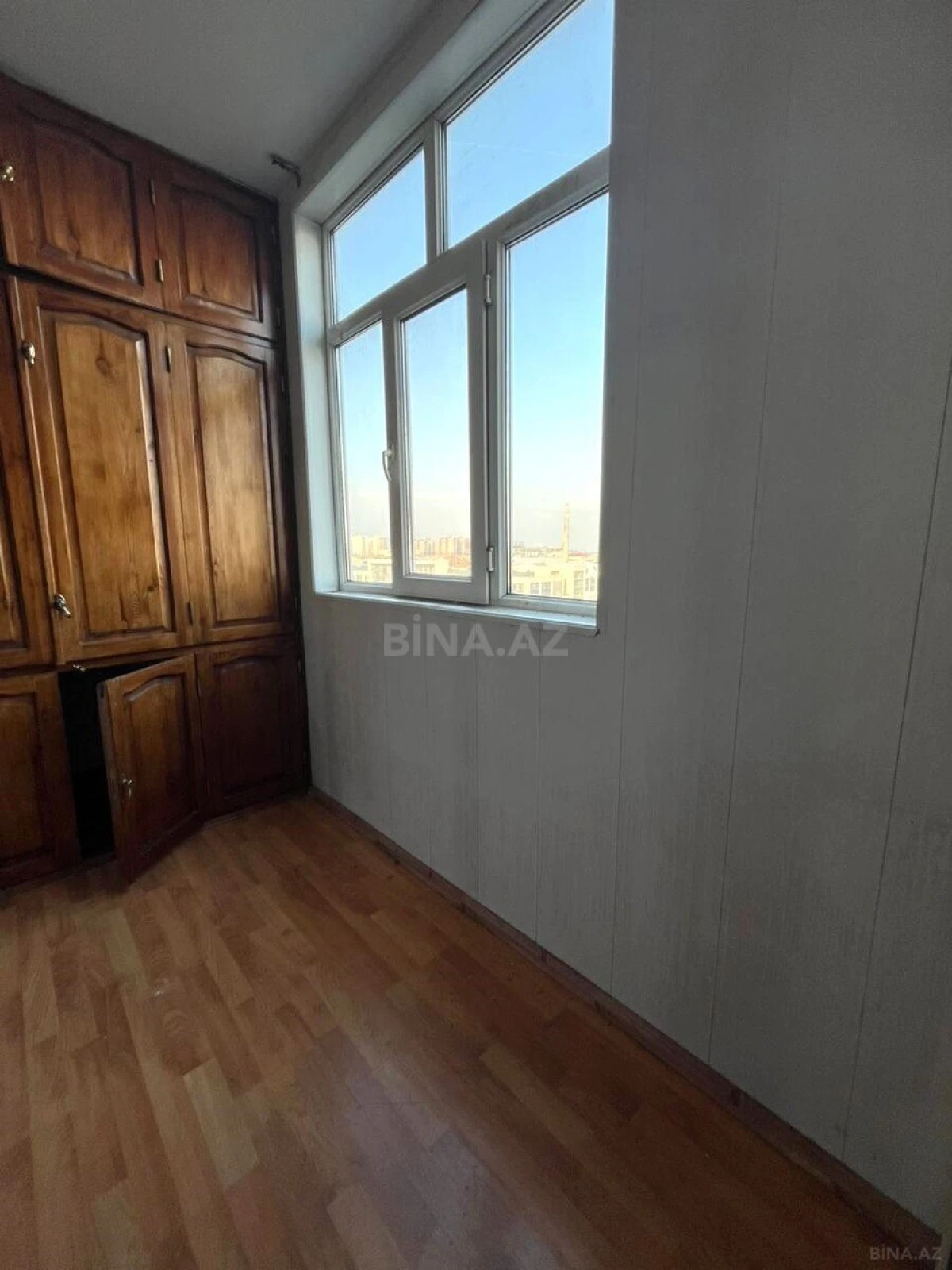Satılır 4 otaqlı mənzil 110 m²