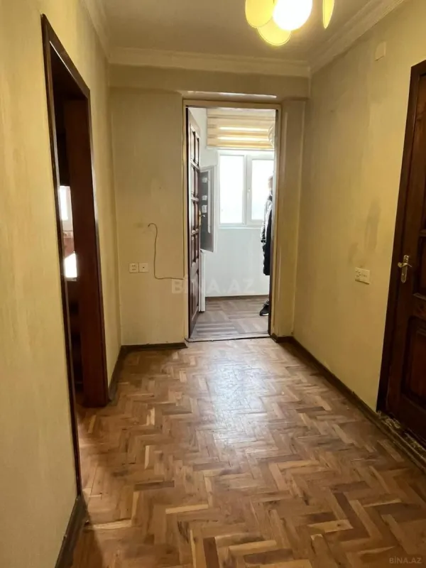 Satılır 4 otaqlı mənzil 110 m²