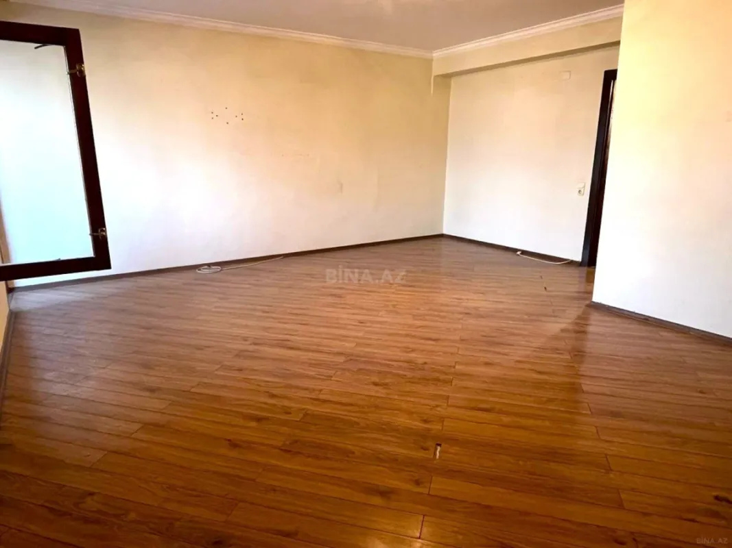 Satılır 4 otaqlı mənzil 110 m²