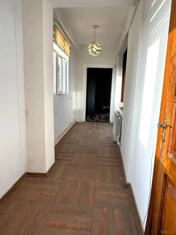 Satılır 4 otaqlı mənzil 110 m²