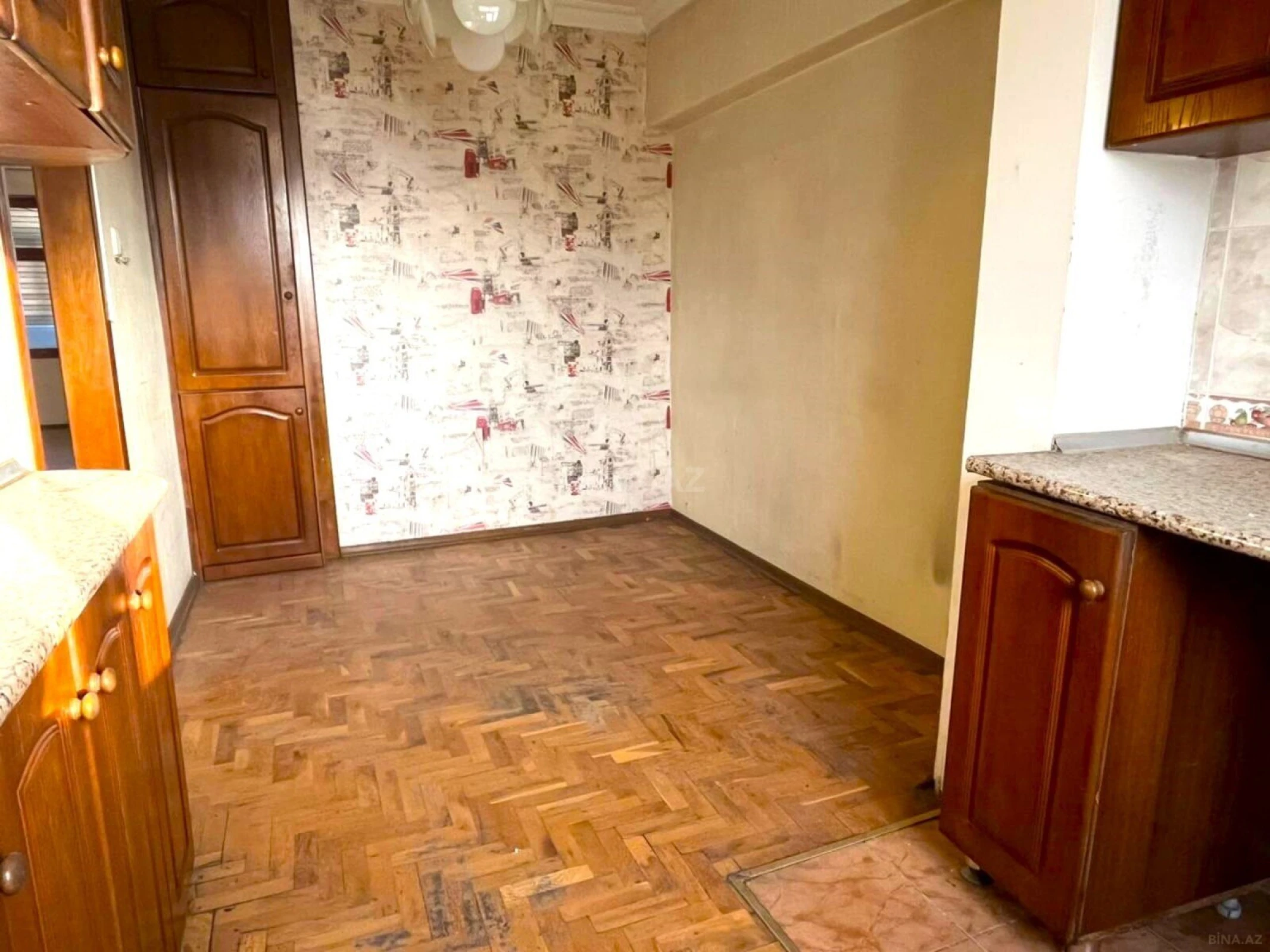 Satılır 4 otaqlı mənzil 110 m²