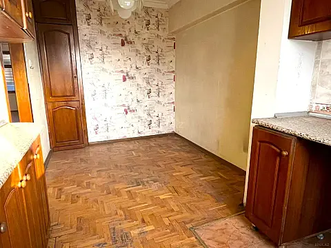 Satılır 4 otaqlı mənzil 110 m²