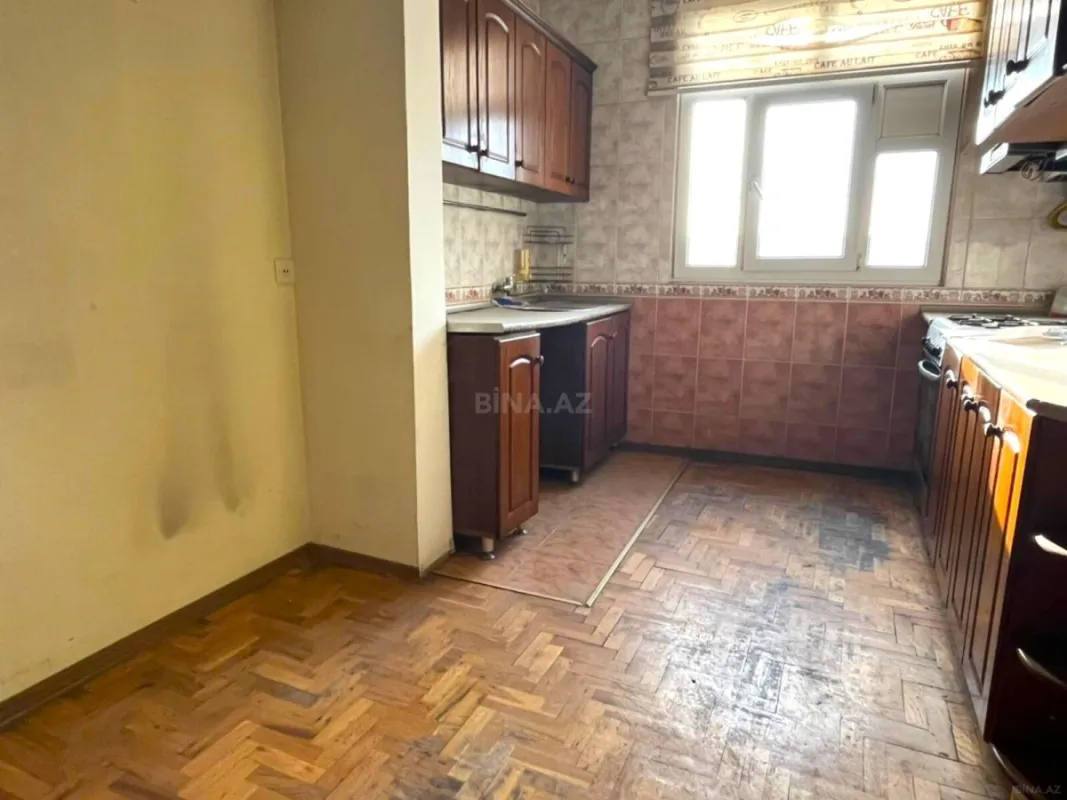 Satılır 4 otaqlı mənzil 110 m²