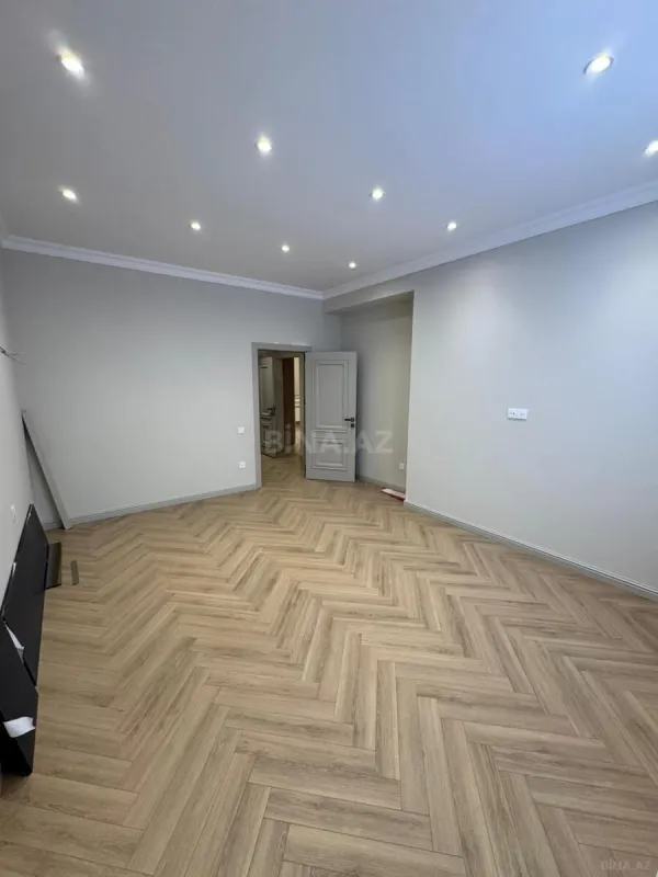Satılır 3 otaqlı mənzil 103 m²