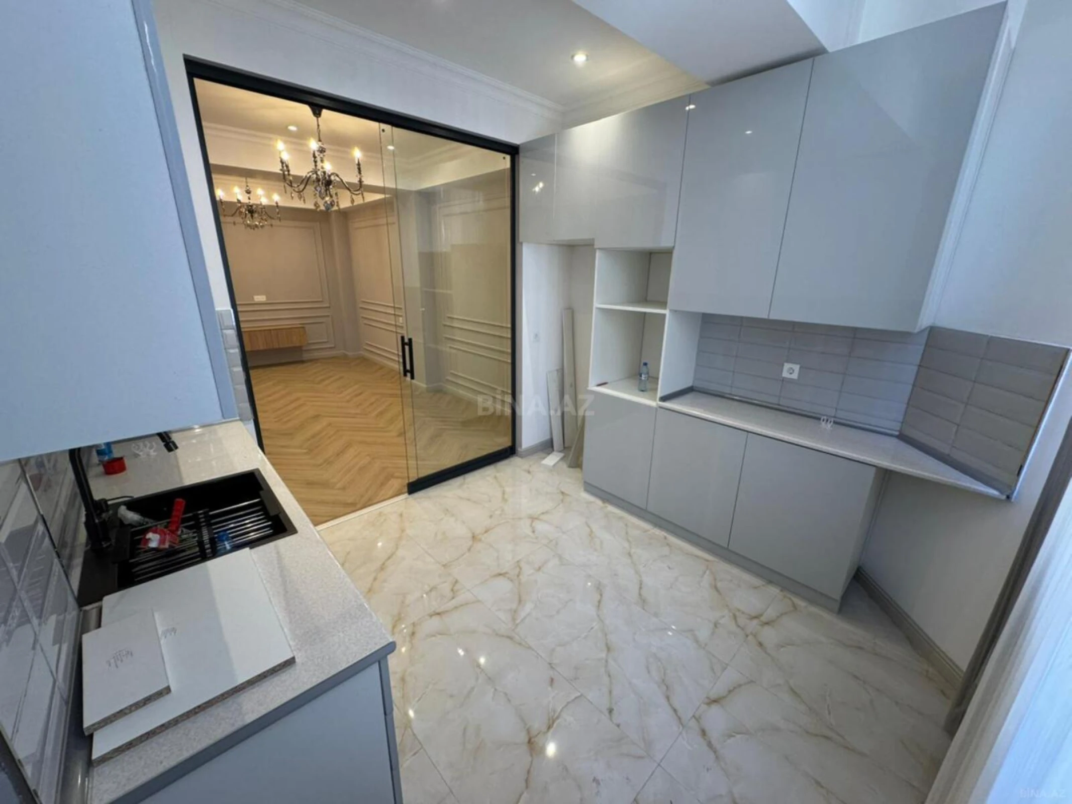 Satılır 3 otaqlı mənzil 103 m²