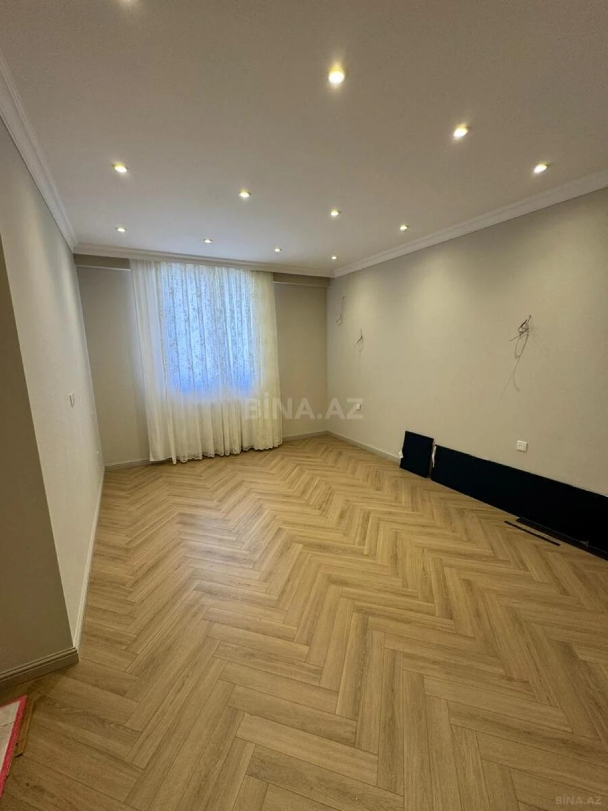 Satılır 3 otaqlı mənzil 103 m²